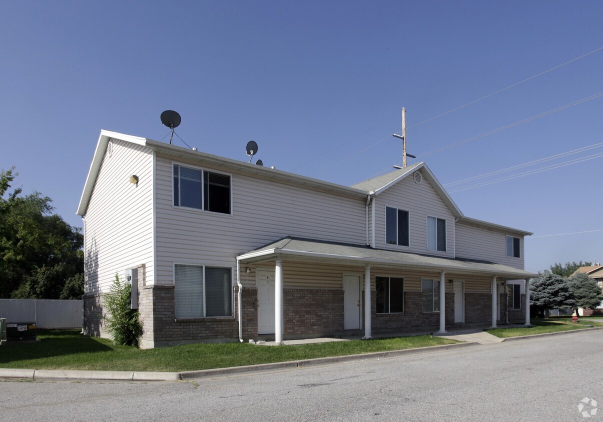 Primary Photo - 1634 N Angel St