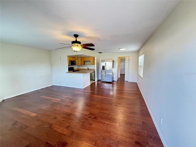 Building Photo - 2202 Clubhouse Dr