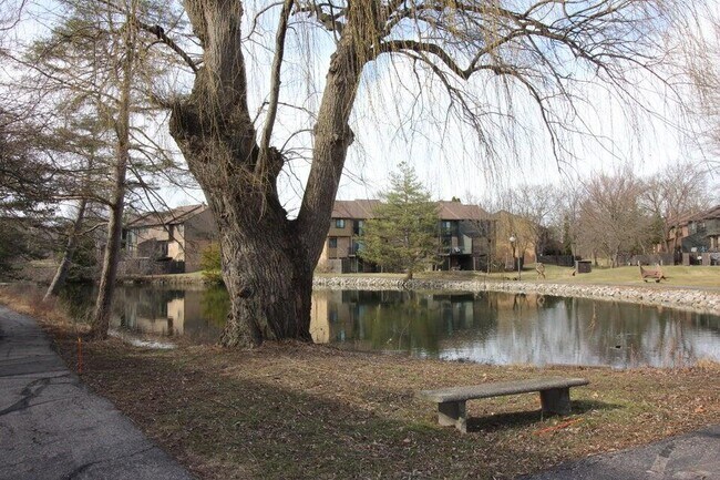 Foto del edificio - 2553 Meade Ct