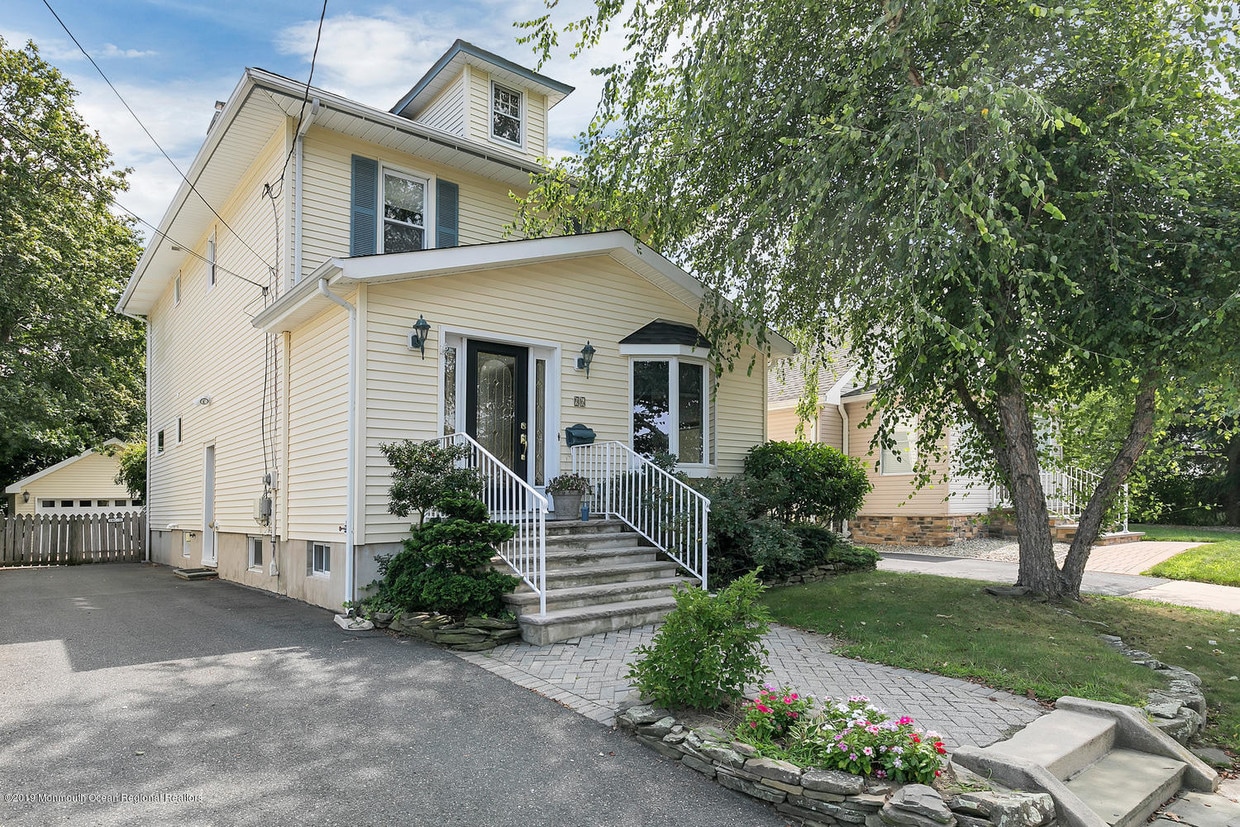 Primary Photo - 96 Forman St