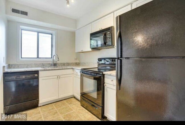 Photo - 3230 S 28th St Apartment