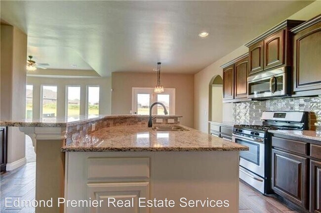 Building Photo - 3 br, 2 bath House - 15808 Langley Way