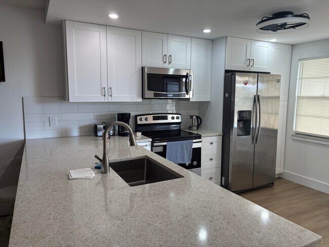 Building Photo - 3405 Bimini Ln