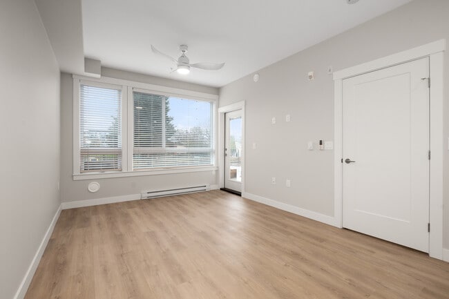 Building Photo - Pinnacle Suites