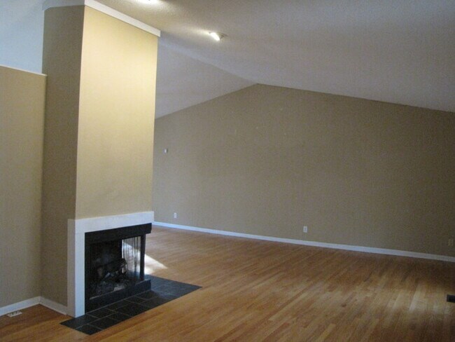 Foto del edificio - 2813 Dogwood Rd
