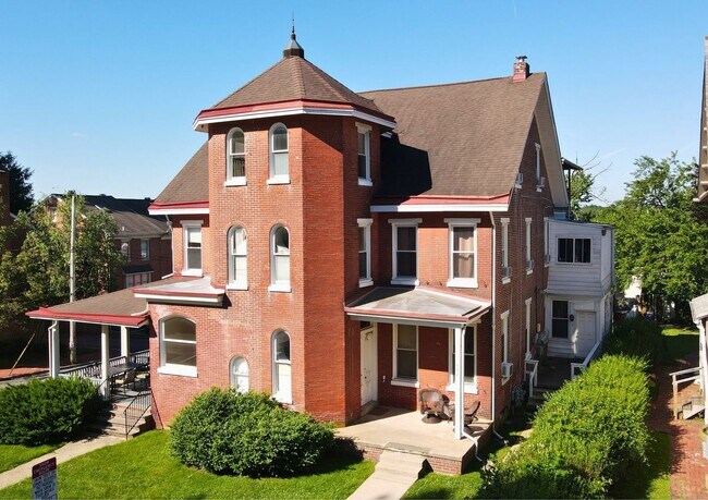 Foto del edificio - 402 N Church St