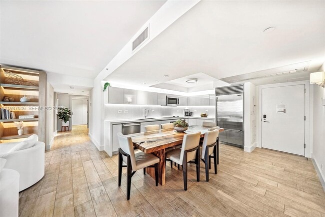 Building Photo - 102 24th St