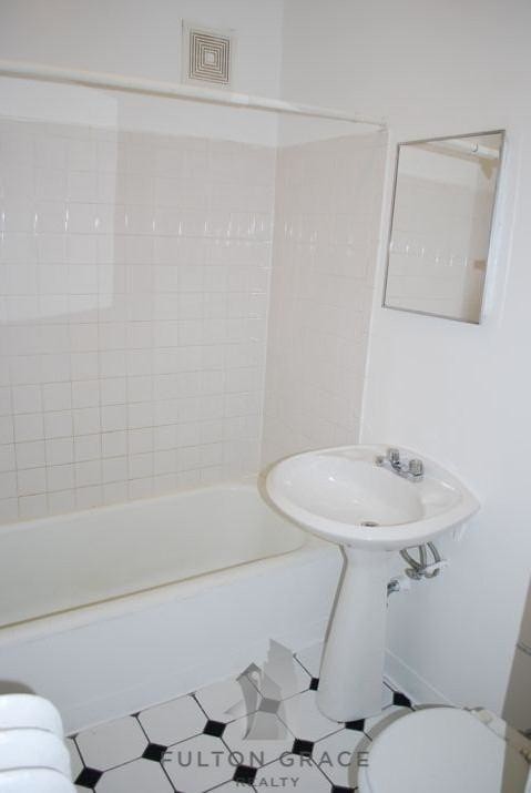 Foto del edificio - 1 bedroom in Chicago IL 60626