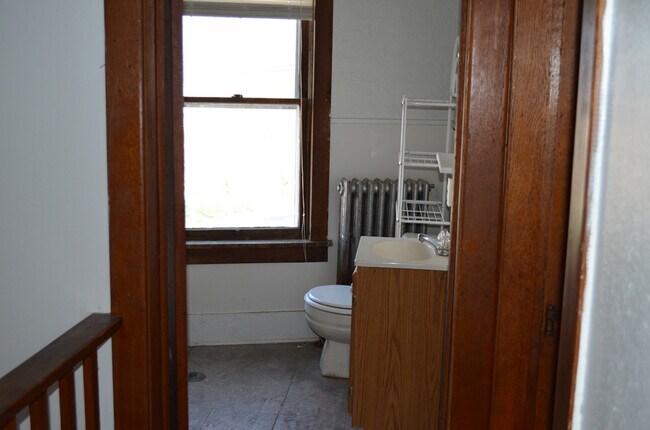 Photo - 185 W Spotswood Ave Apartment