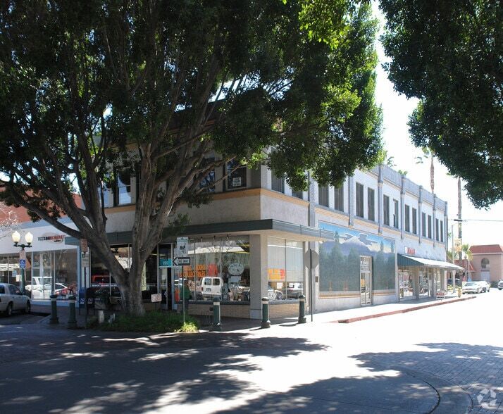 Foto principal - 202 E State St