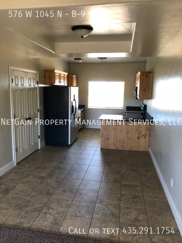 Building Photo - 576 1045