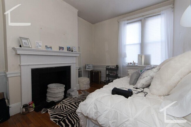Foto del edificio - 9/1/26 Spacious Egmont St 4BR with heat included!