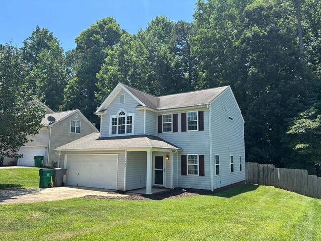 Photo - Spacious 3 bedrooms 2 ½ bath home in Rolli...