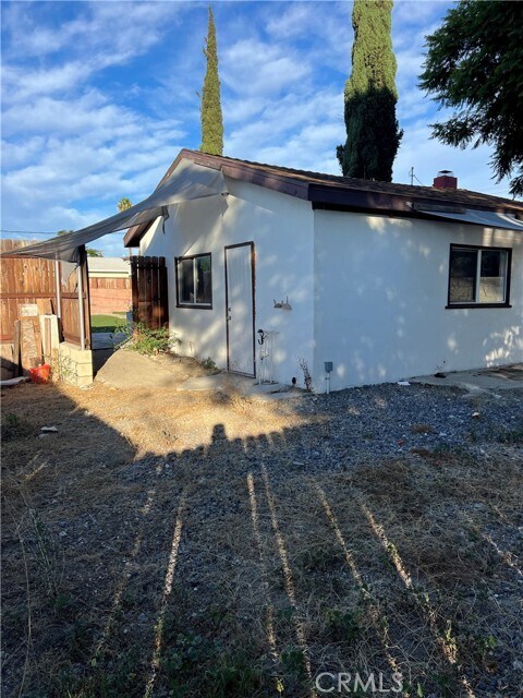 Building Photo - 8553 E 9th St