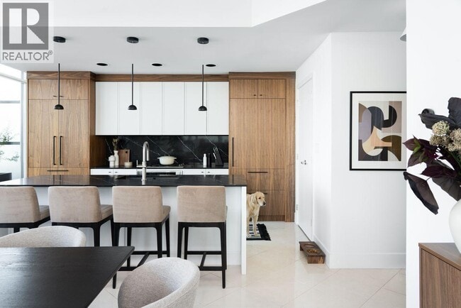 Building Photo - 162 Victory Ship Way