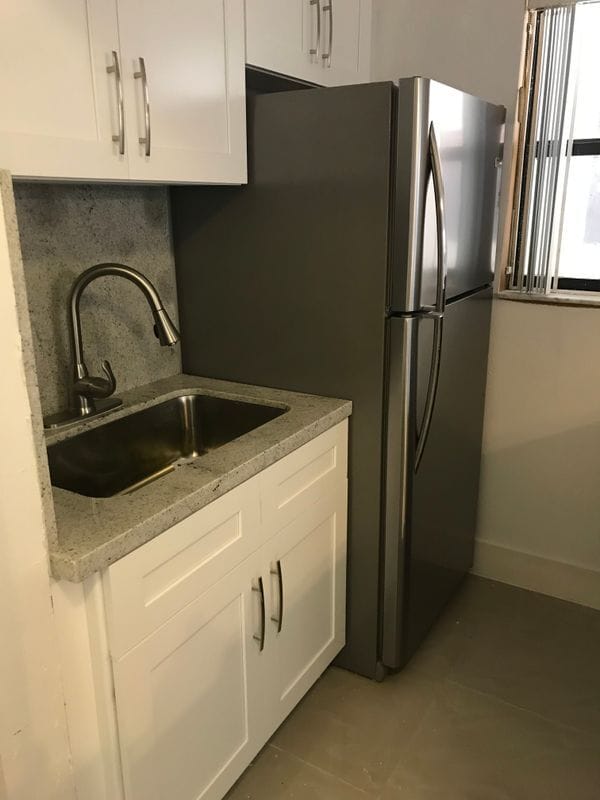 Foto del edificio - 142 SW 18th Ave