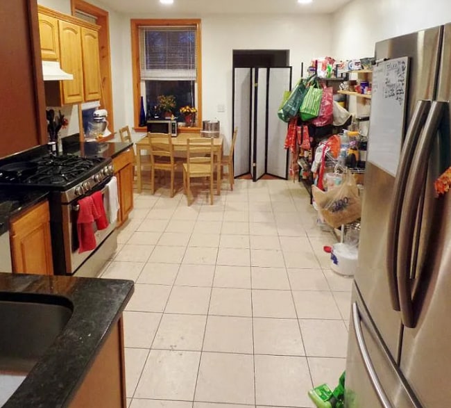 Building Photo - 25 Gibbs St