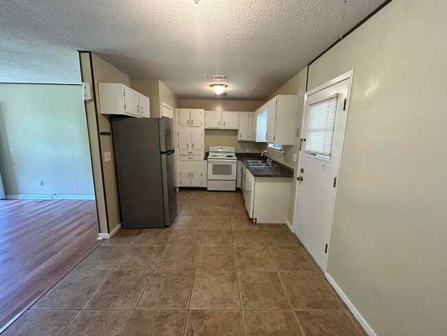 Building Photo - 1511 Texas Pkwy