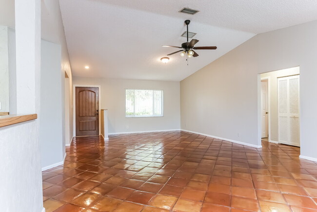 Foto del edificio - 21769 Little Bear Ln