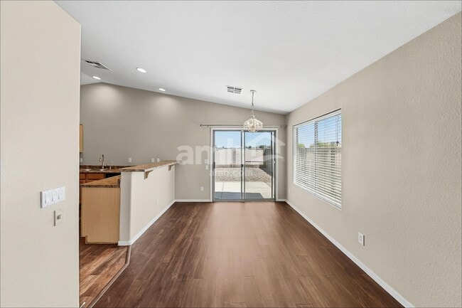 Foto del edificio - 5520 W Minton Ave