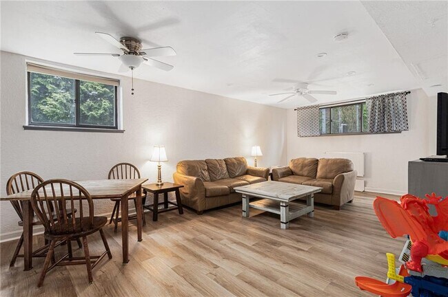 Building Photo - 401 Bellevue Ave