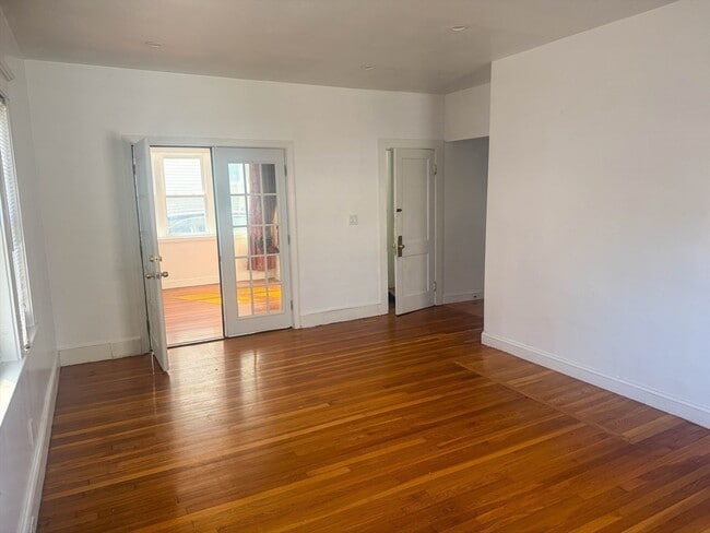 Building Photo - 22 Francis Ave