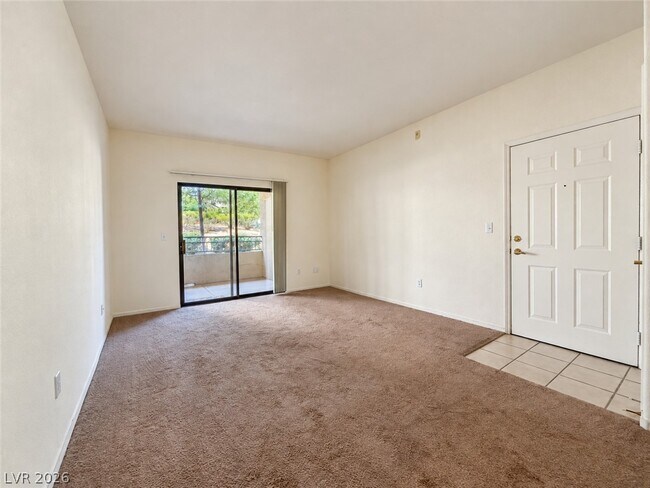 Foto del edificio - 8250 N Grand Canyon Dr