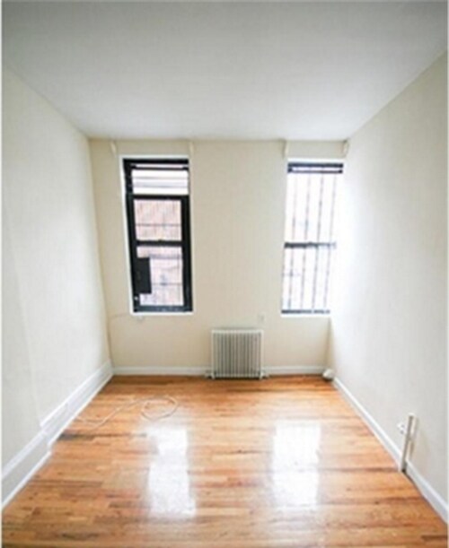 Building Photo - 167 E 7th St