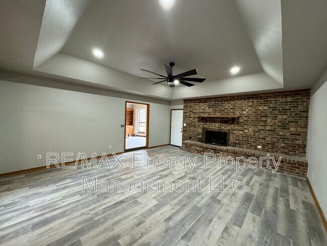 Foto del edificio - 2410 E Britton Rd