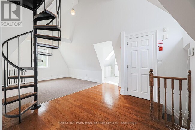 Photo du bâtiment - 74 South Dr