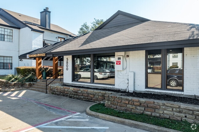 Leasing Office - Knowlton Apartment Homes