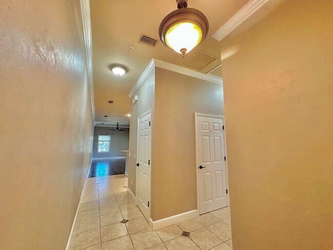 Foto del edificio - 2BR/2BA Condo in the Heart of Haile Village