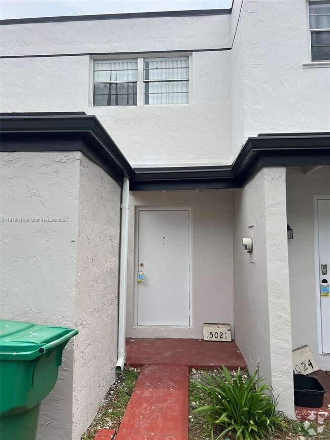 Building Photo - 15022 SW 80th Terrace
