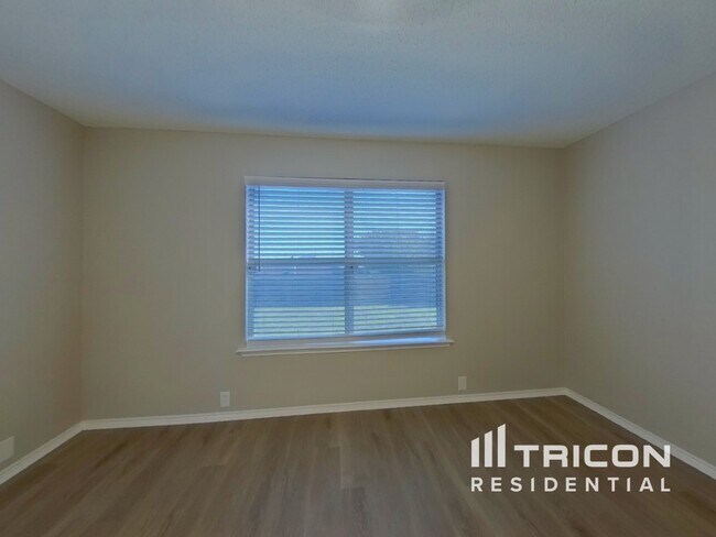 Foto del edificio - 1310 Cloyne Dr