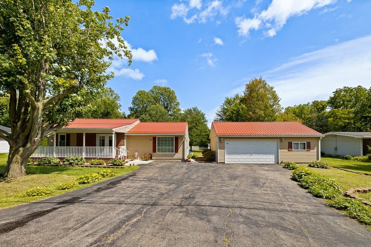Primary Photo - Cute ranch, all Eletric in Madison Schools