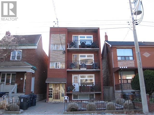Primary Photo - 198-198 Markham St