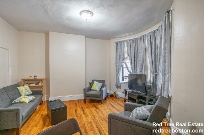 Building Photo - 872 Huntington Ave