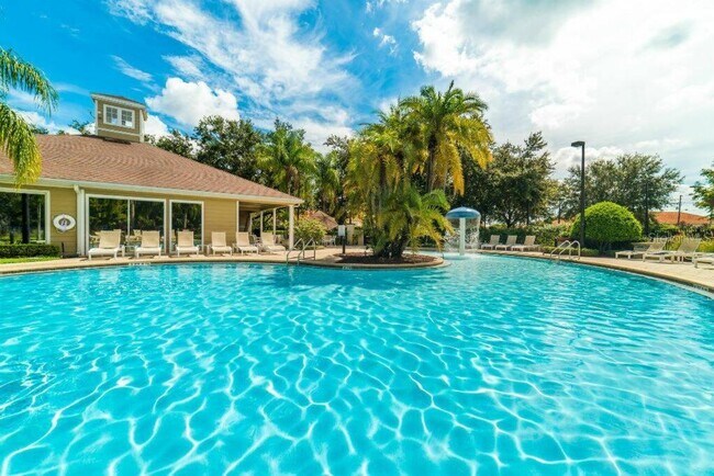 Foto del edificio - 2379 Silver Palm Dr