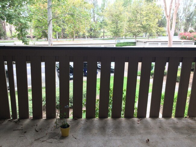 Foto del edificio - Spacious 1 Bedroom Unit in Pheasant Creek