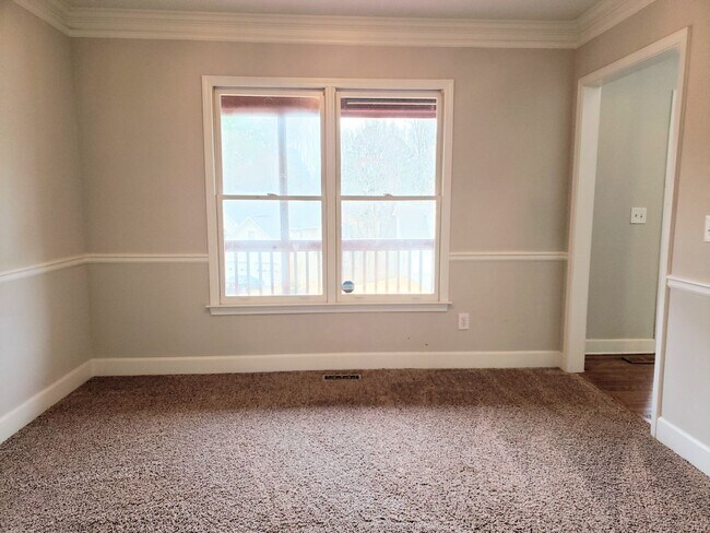Building Photo - Beautiful 4BR Home In Established Neighborhood.