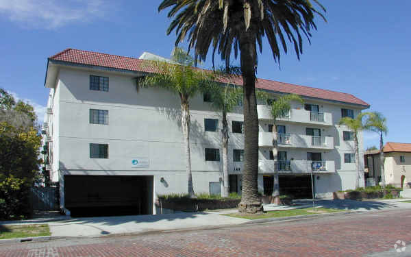 Building Photo - 149 N Commonwealth Ave