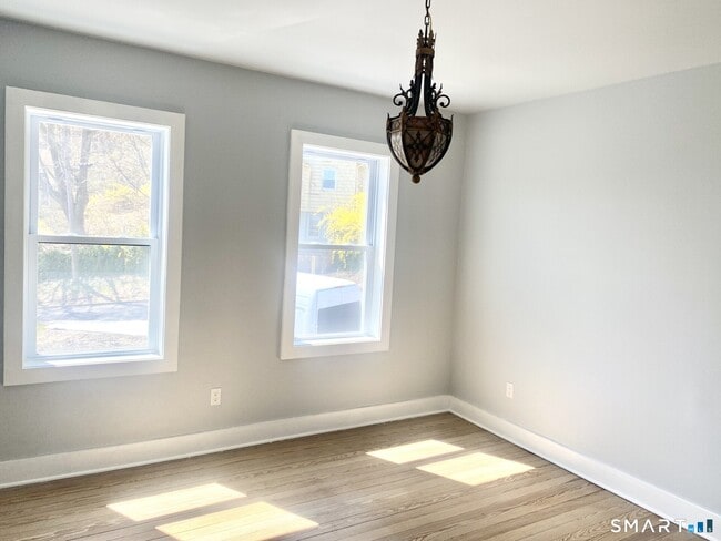 Building Photo - 218 Charles St