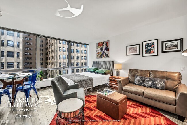 Foto del edificio - 2400 N Lakeview Avenue