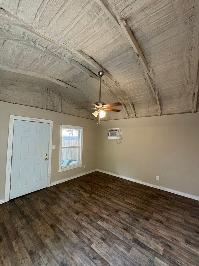 Building Photo - 849 Grape St