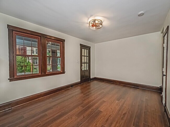 Foto del edificio - 5519 Howe St