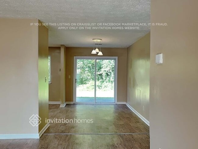 Building Photo - 2463 Mistletoe Ln SW