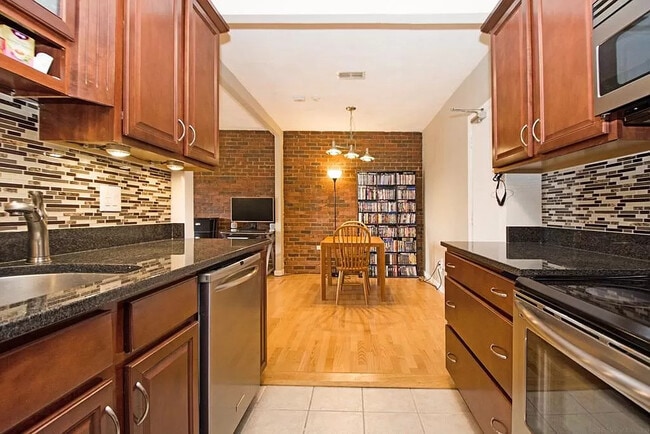 Kichen - 123 Elm St