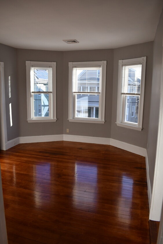 28 Rich St, Waltham, MA 02451 House Rental in Waltham, MA