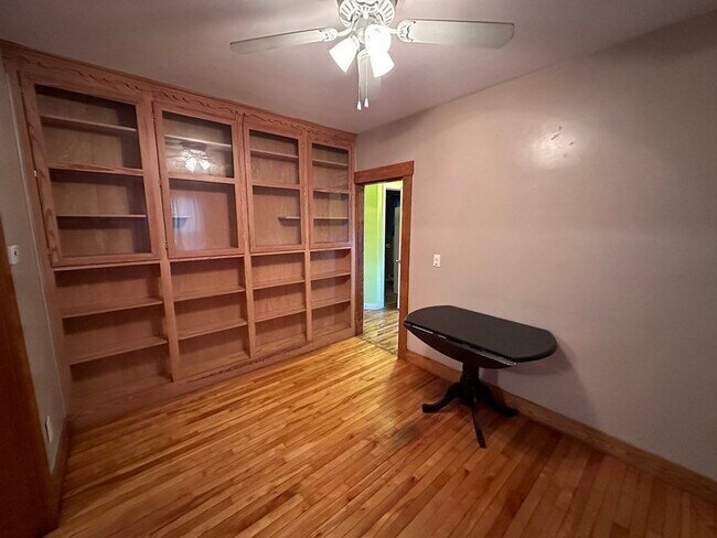 Building Photo - 262 South St