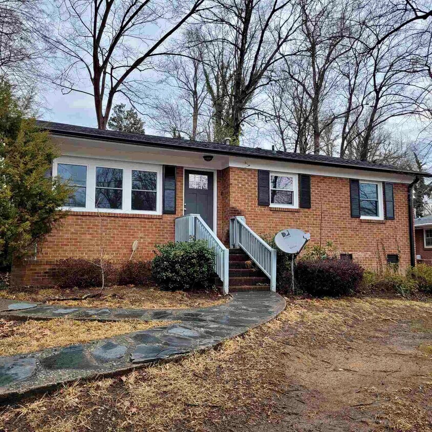 Primary Photo - 1620 W Meadowview Rd